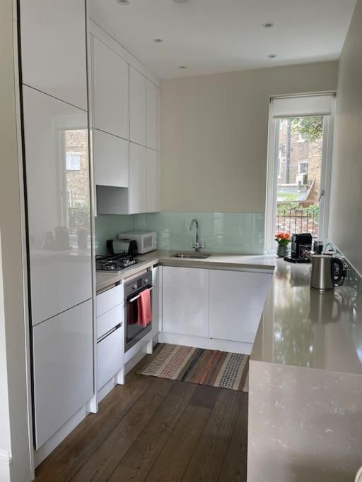 Stylish 3-Bedroom Flat In Kensington 伦敦 外观 照片
