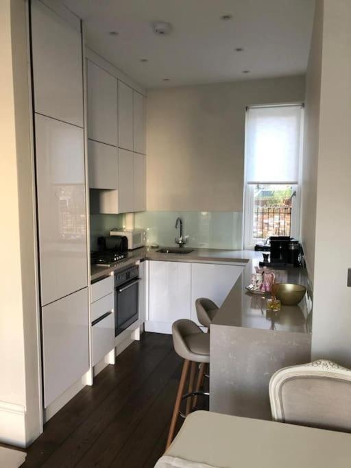 Stylish 3-Bedroom Flat In Kensington 伦敦 外观 照片