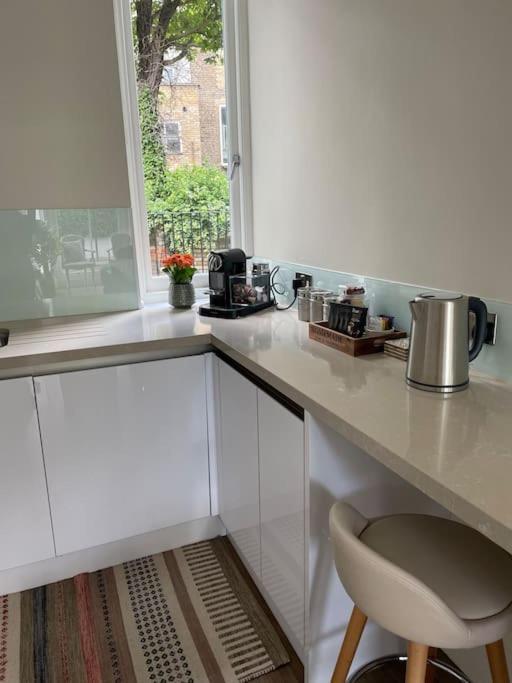 Stylish 3-Bedroom Flat In Kensington 伦敦 外观 照片