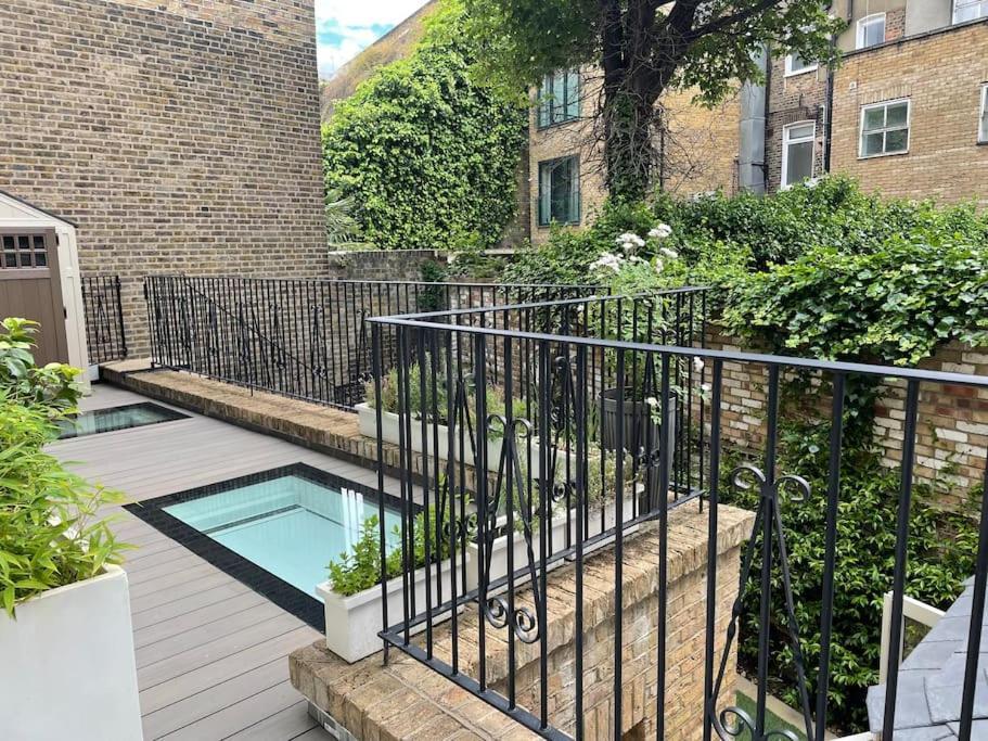 Stylish 3-Bedroom Flat In Kensington 伦敦 外观 照片