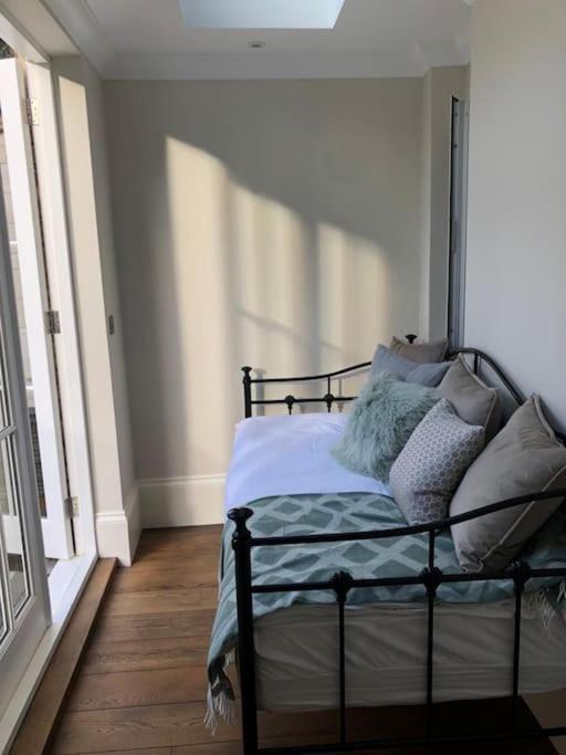 Stylish 3-Bedroom Flat In Kensington 伦敦 外观 照片