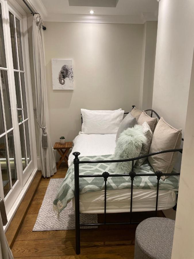 Stylish 3-Bedroom Flat In Kensington 伦敦 外观 照片