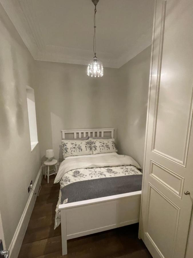 Stylish 3-Bedroom Flat In Kensington 伦敦 外观 照片